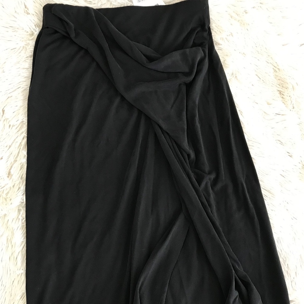 Black Zara skirt, size small.